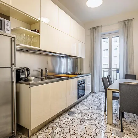 Luxury 4 Bedrooms In The Center Of דירה מילאנו