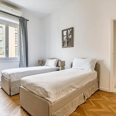 Luxury 4 Bedrooms In The Center Of *